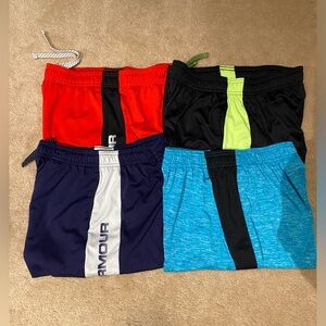Under Armour Bundle of 4 Pairs of Shorts Boys YL